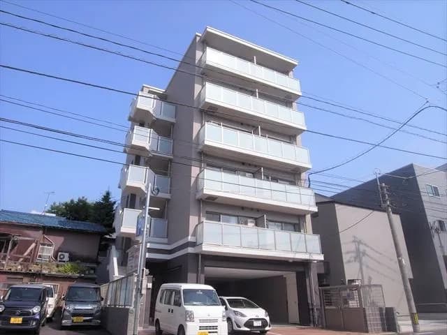 Monthly Fukuoka Hakata 49 — photo 1