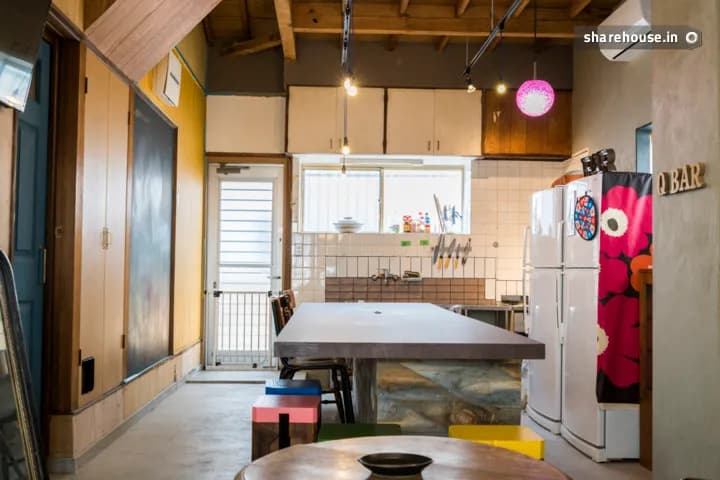 Q house